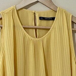 Zara Basics Yellow Pleated Lined Chiffon Top Blouse A Line Sleeveless